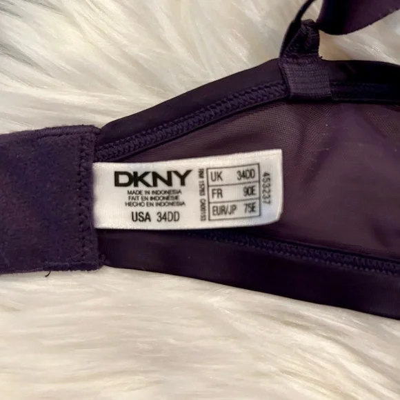 DKNY !! - Picture 7 of 16